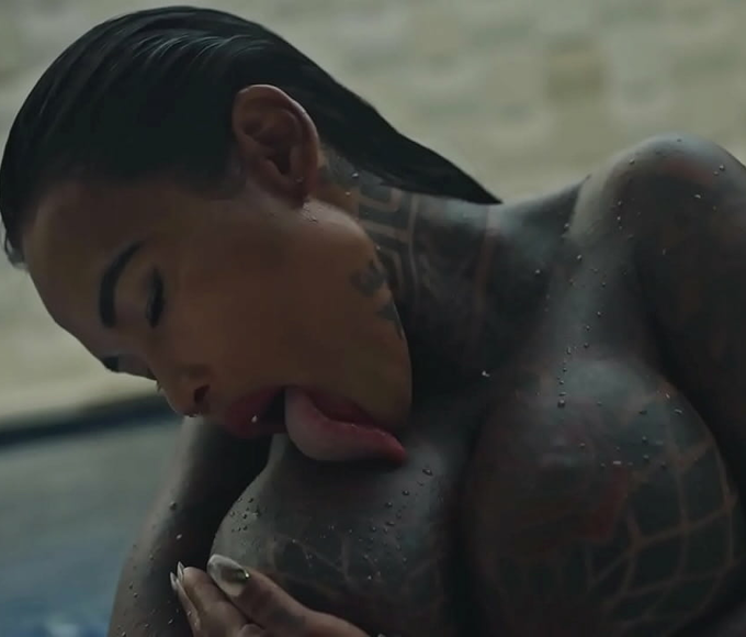 Jav Milf With Huge Tits Gets Spotlight ~ Meet The Stunning Sanktor In Action!