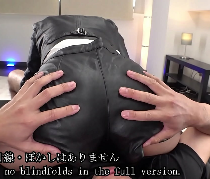 Jav Leather Beauty ~ Luscious Amateur College Girl Gives Rough Mouth-Fucking In Short Leather Pants