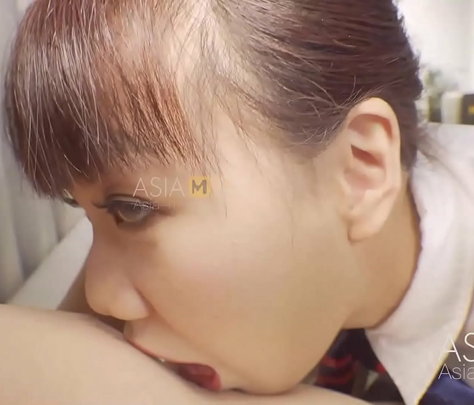 Perfectly Curved Japanese Babe Gets Fucked And Creampied