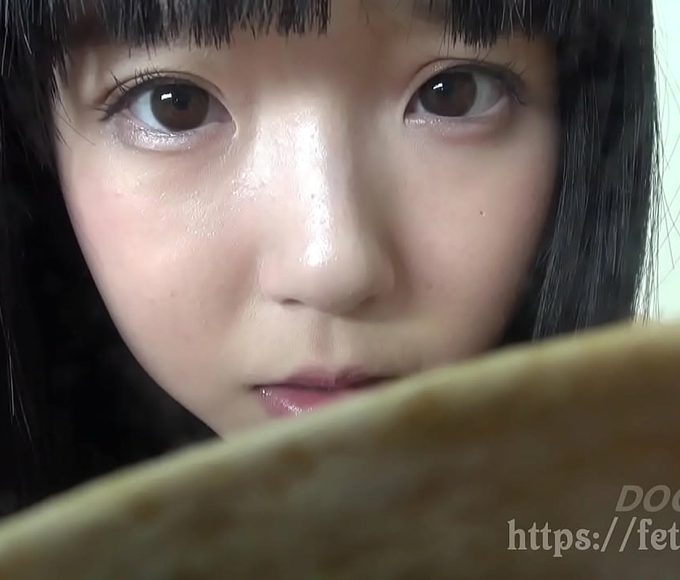 Introducing Kotori-chan, The 19-Year-Old Dog-Sniffing Beauty Who Loves Self-Sniffing Masturbation